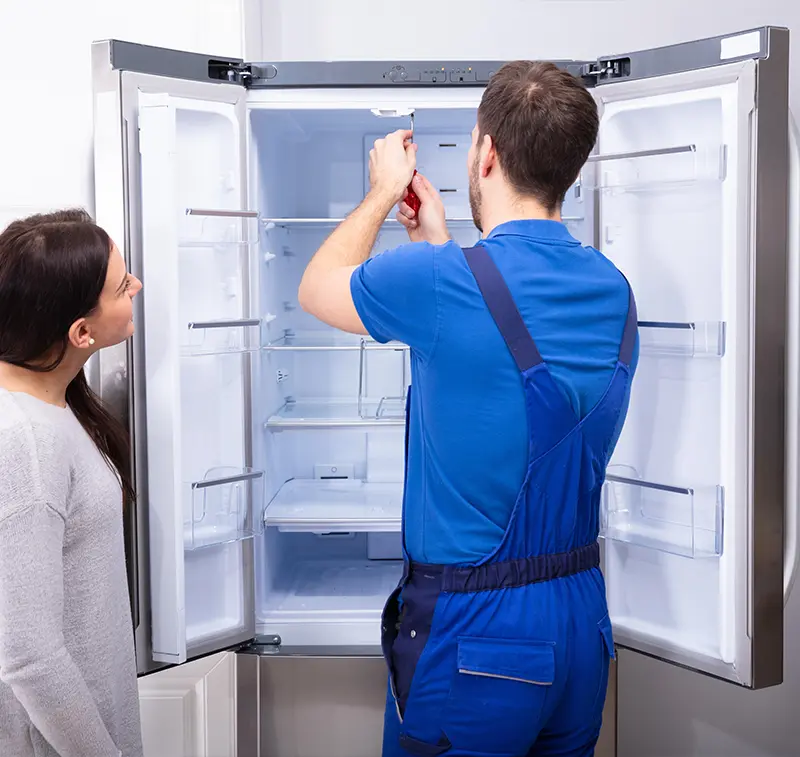 Atendimento técnico da i9 Frio em estabelecimento comercial